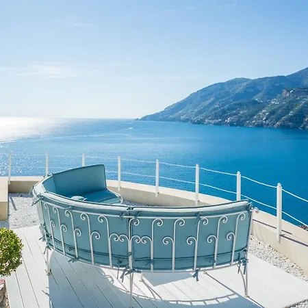 4 Bedrooms With Sea View Private Pool And Jacuzzi At マイオーリ