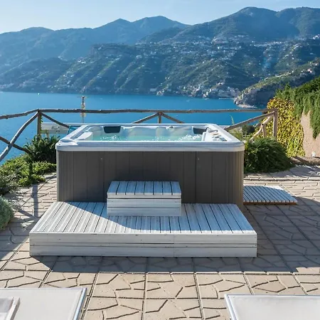 4 Bedrooms With Sea View Private Pool And Jacuzzi At ヴィラ *