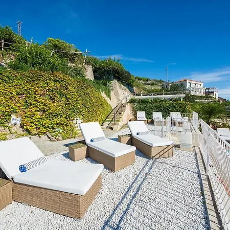 ヴィラ 4 Bedrooms With Sea View Private Pool And Jacuzzi At マイオーリ