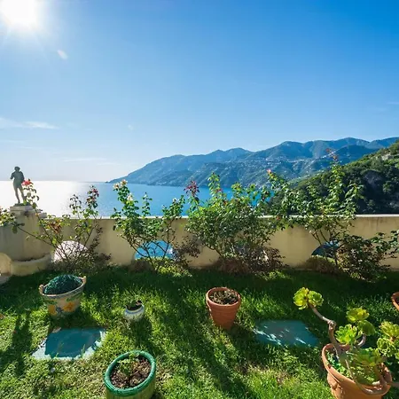 4 Bedrooms With Sea View Private Pool And Jacuzzi At ヴィラ マイオーリ