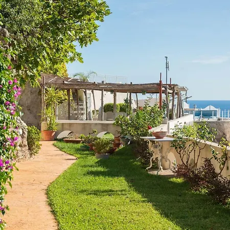 4 Bedrooms With Sea View Private Pool And Jacuzzi At ヴィラ マイオーリ