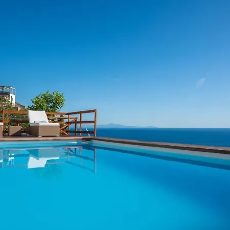4 Bedrooms With Sea View Private Pool And Jacuzzi At *