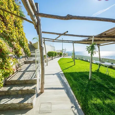 4 Bedrooms With Sea View Private Pool And Jacuzzi At * Maiori