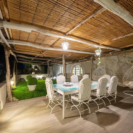4 Bedrooms With Sea View Private Pool And Jacuzzi At Villa